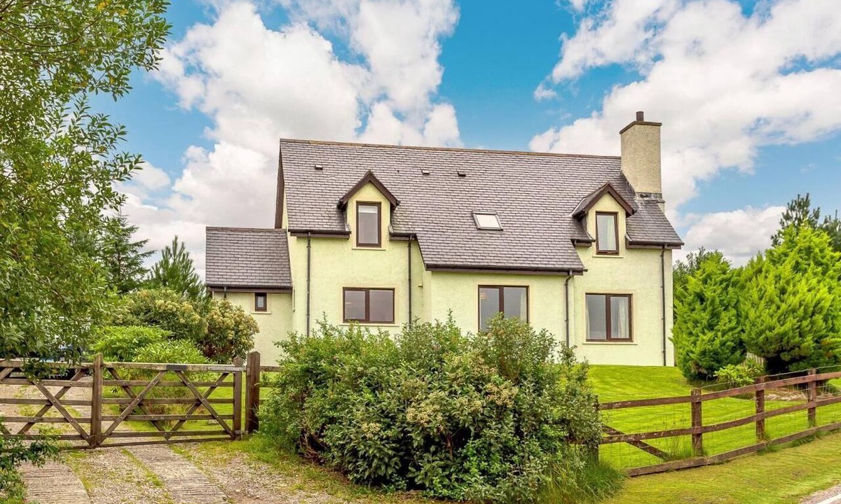 Badachro Cottage | 4 Bed in Gairloch (oc-ca390)