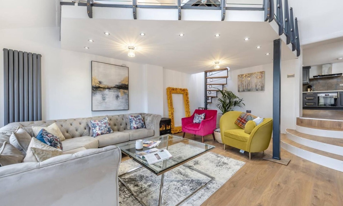 Milford Haven Cottage | 4 Bed in Milford Haven (oc-y30370)
