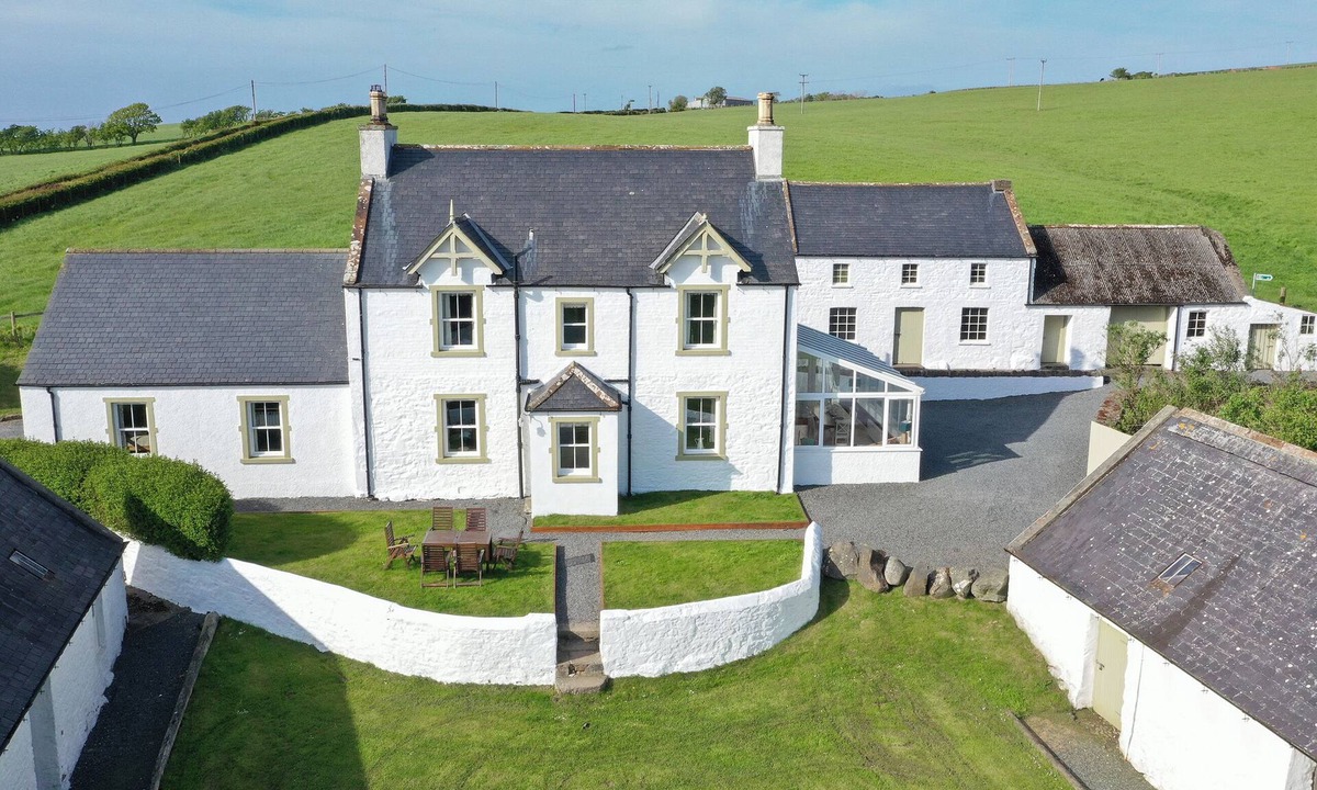 Stranraer Cottage | 4 bedroom accommodation in Kirkcolm, near Stranraer