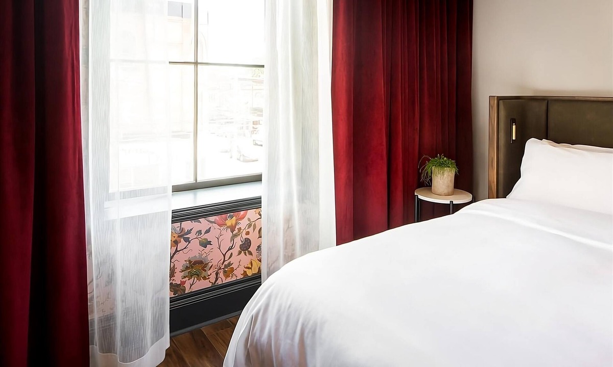 Riverside Hotel | 4 Historic East End Boutique Stay | Corner King Room & Rooftop Bar
