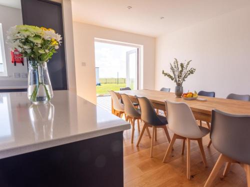 Tiree Island House | 5 Bed in Isle Of Tiree oc-93854