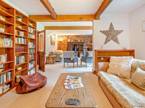 Penrith House | 5 Bed in Penrith oc-sz111