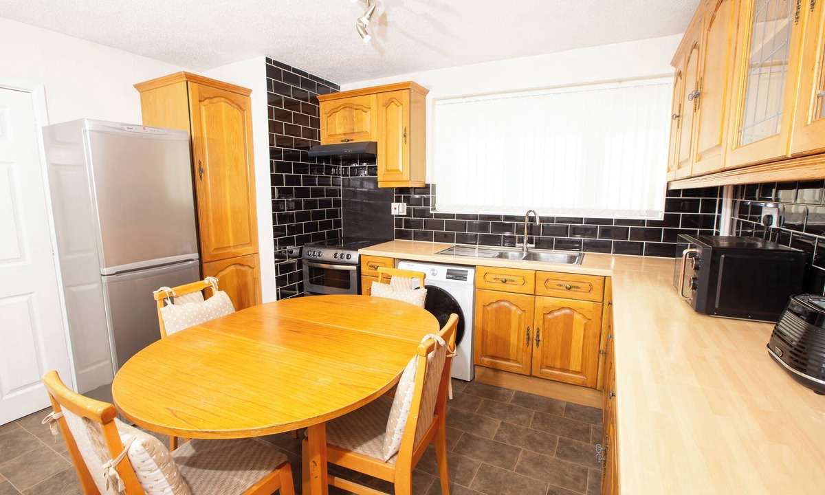 Tea Green House | 5 Bed Luxurious & beautiful house near Luton Airport,