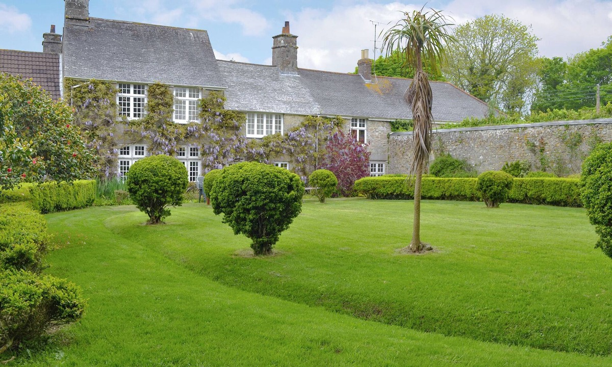 Saint Erth Praze Cottage | 5 bedroom accommodation in St Erth, Hayle