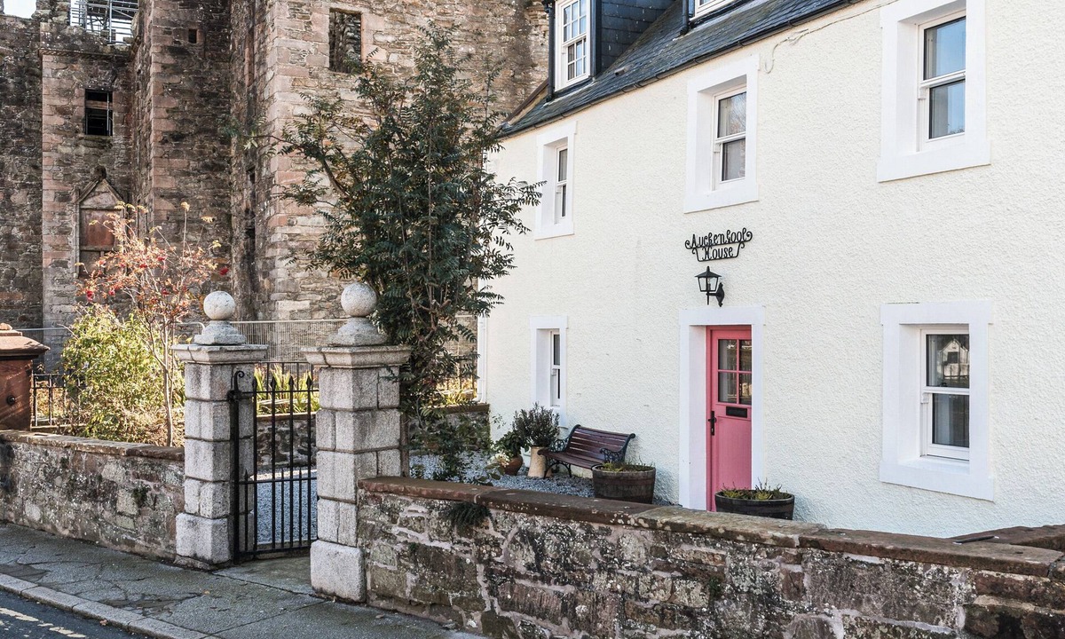 Kirkcudbright Cottage | 5 bedroom accommodation in Kirkcudbright