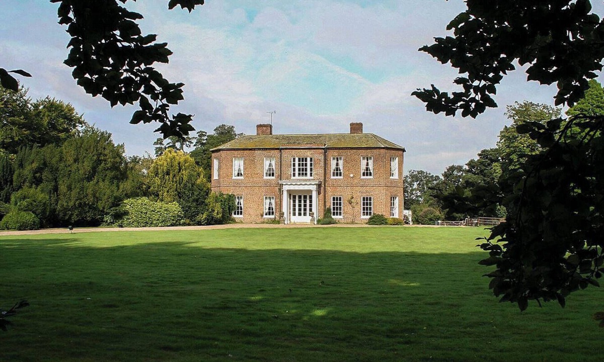Alkborough Cottage | 5 bedroom accommodation in Alkborough, near Scunthorpe