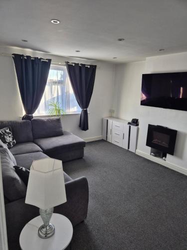 Tea Green Apartment | 5 min from airport, luxury 2 bed apartment