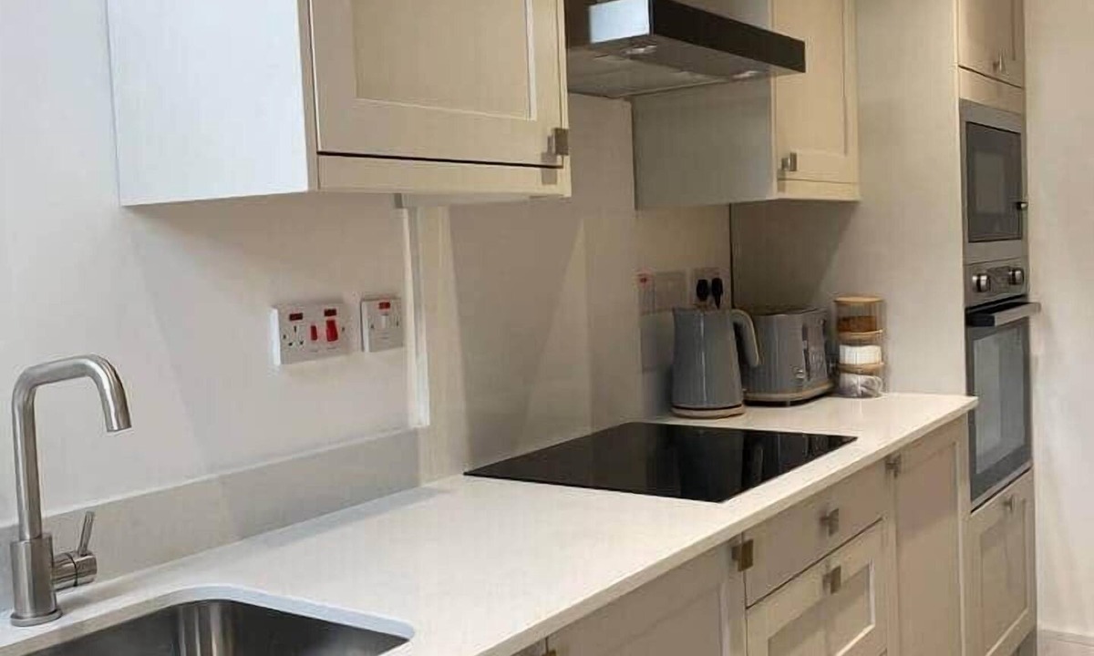 Paisley Apartment | 5 Smithhills Paisley Central GLW & Glasgow access
