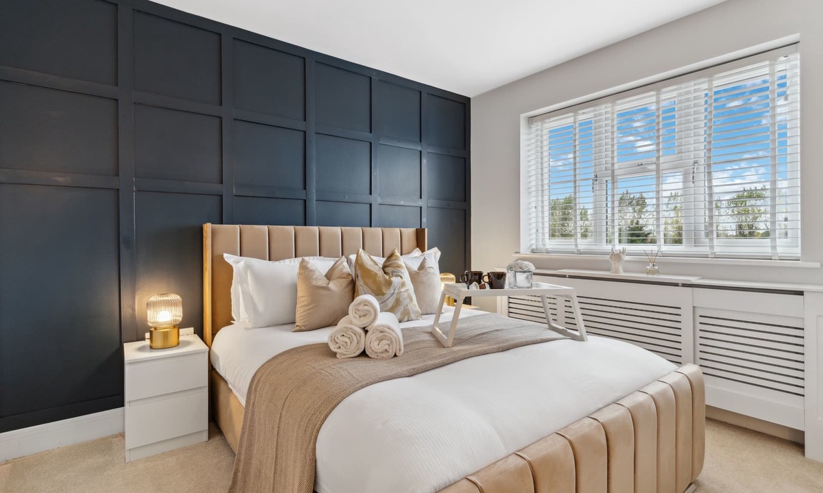 Grays Apartment | 6-Bed House With Sauna, Jacuzzi & Private Driveway