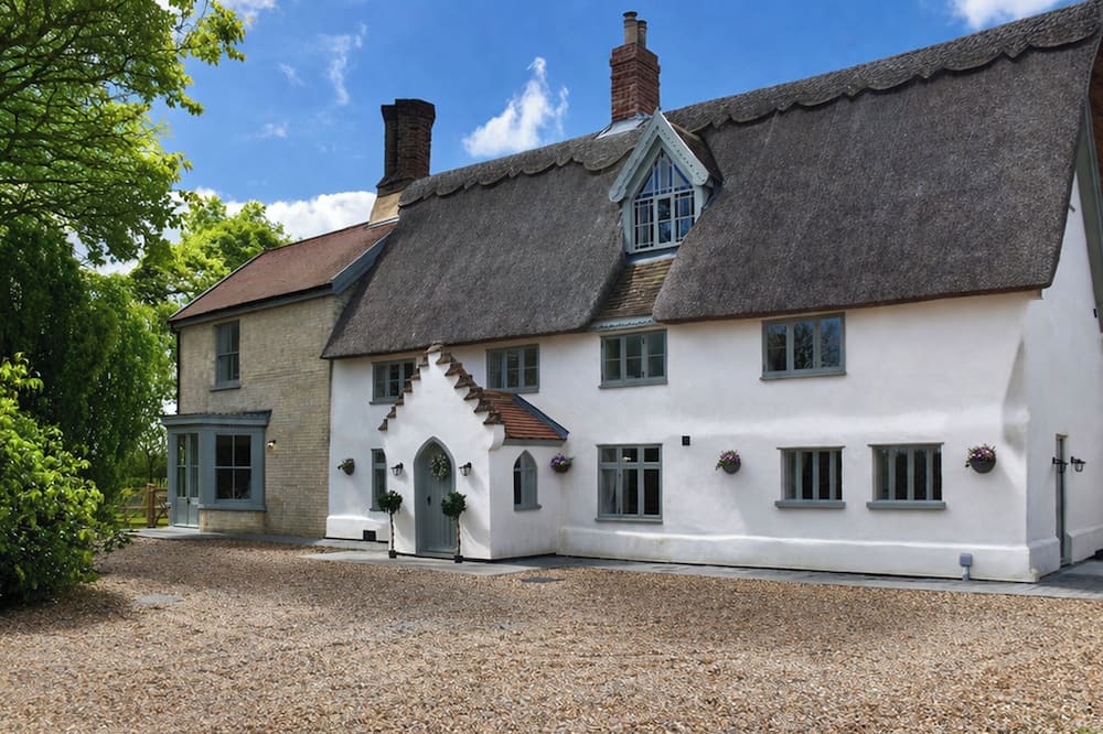 Hethel Cottage | 6 bedroom accommodation in Wreningham