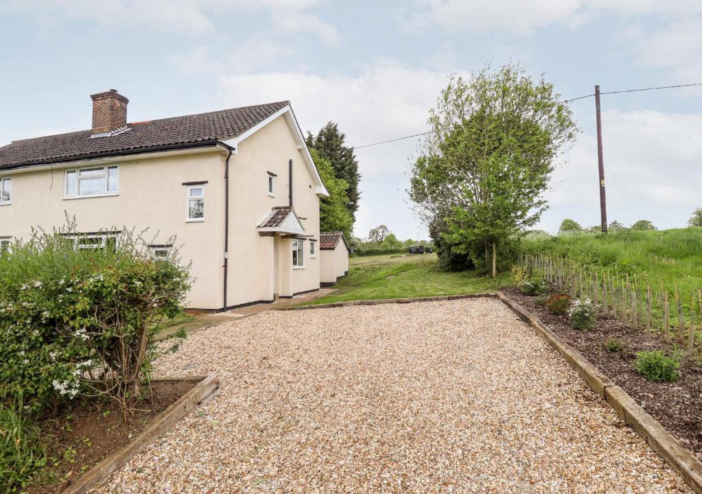 Gainsborough House | 6 Hillside Cottages