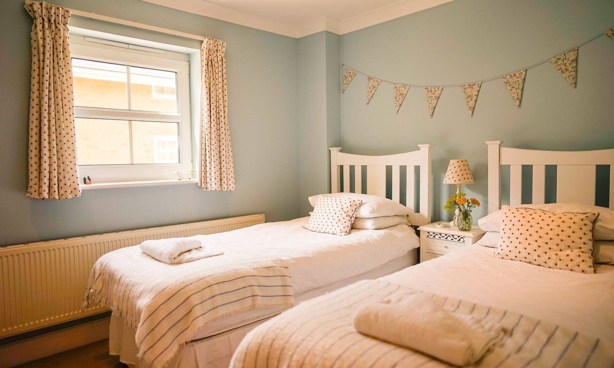 Bembridge Cottage | 9 Solent Landing - a family friendly house that sleeps 6 guests in 3 bedrooms