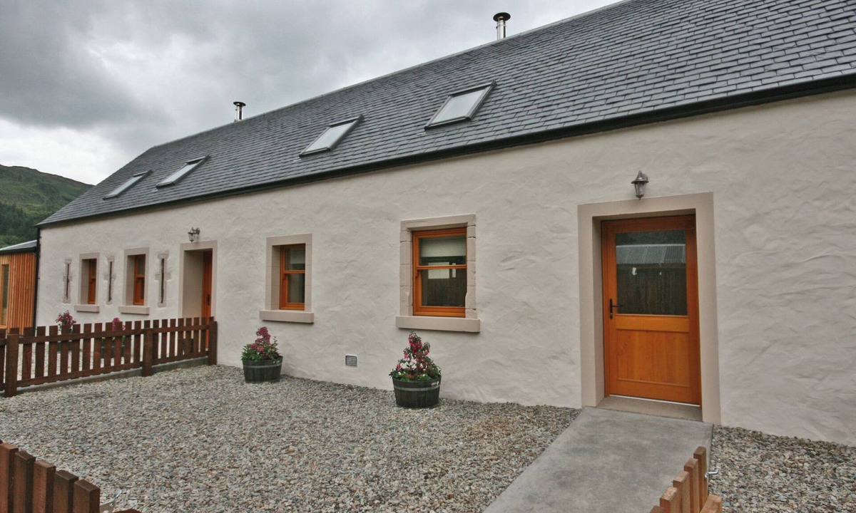 Benmore Cottage | A beautiful barn conversion set within the grounds of a working farm.