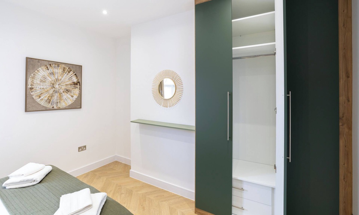 Borehamwood House | A clean, luxurious, spacious and modern 4 Bedroom house