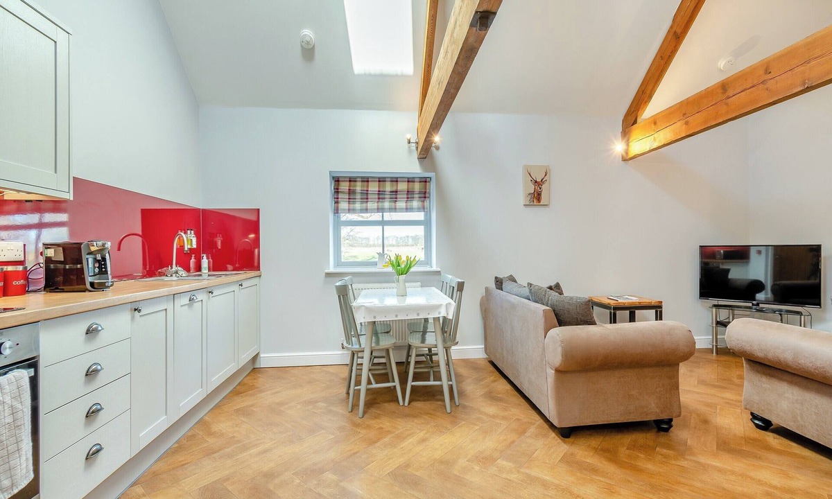 Cottingham Cottage | A lovely 1st floor apartment with views towards the open fields.