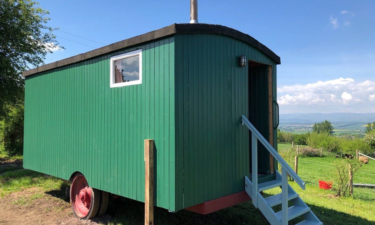 Dunning Cabin | A magical different unique self catered space. Come and enjoy the animals too.
