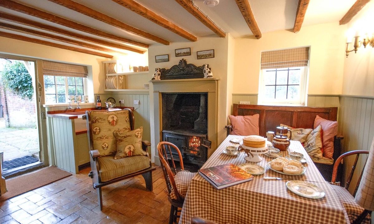 Saxmundham Cottage | A stunning character cottage in a Nature Reserve - Laundry Cottage