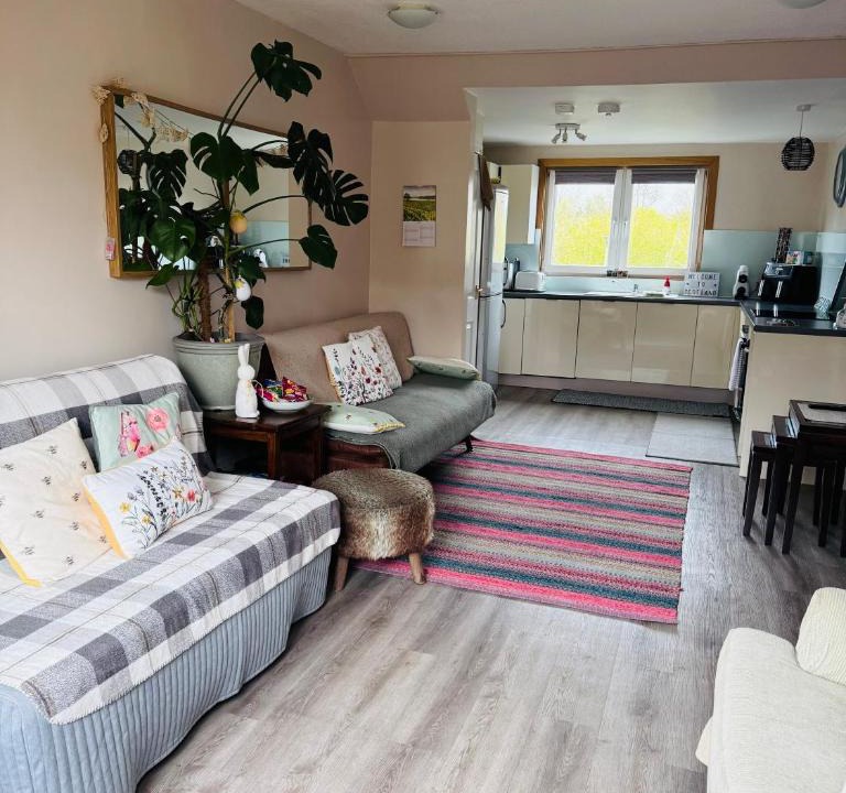 Dunfermline Apartment | “A Wee Pad in Dunfermline”