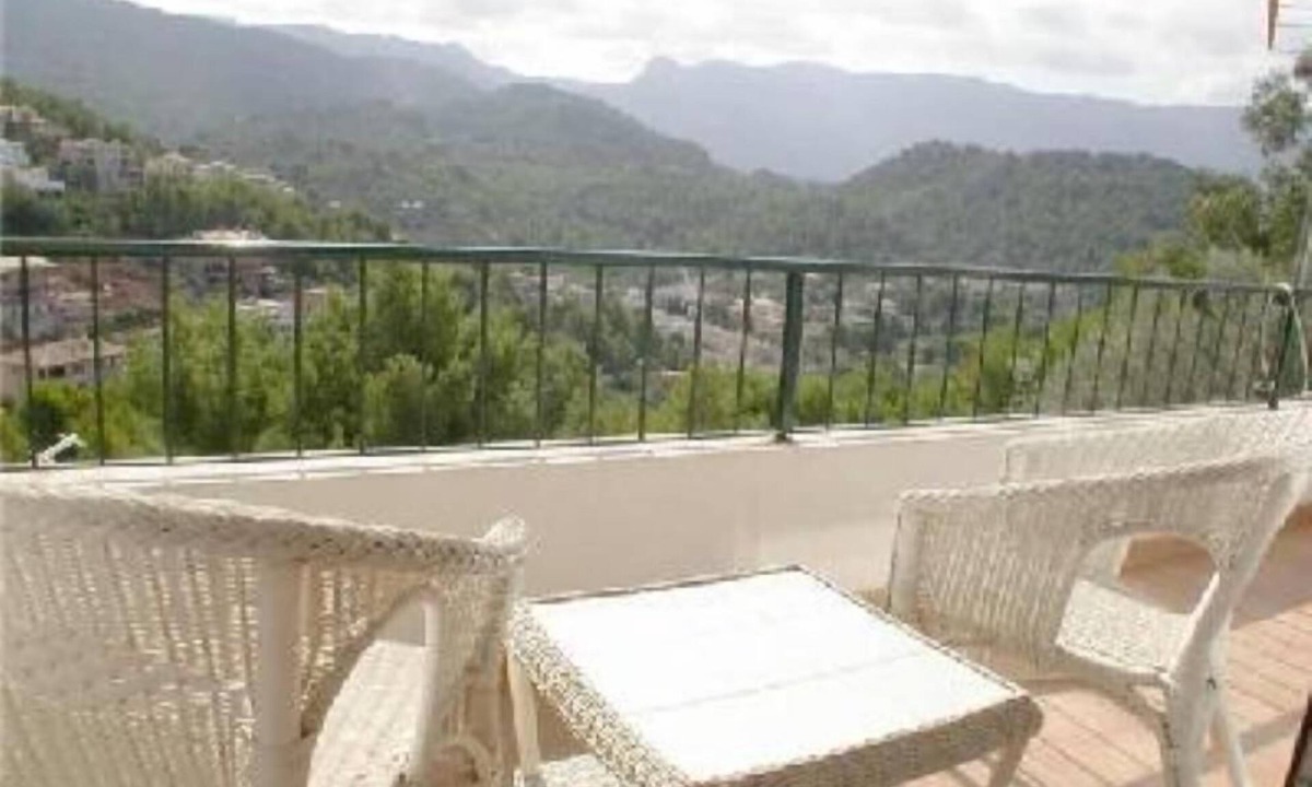 Soller Apartment | Accommodation on harbor and beach with mountain views