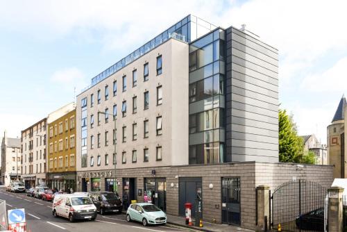 Gifford Apartment | Accommodations at Lady Nicolson Court