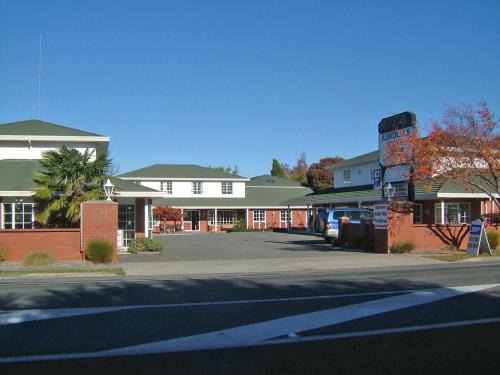 Springlands Hotel | Admirals Motor Lodge