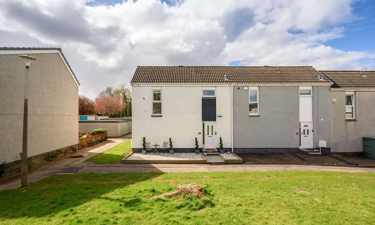 Longcroft House | Almond Green 2 Bedroom House - Edinburgh