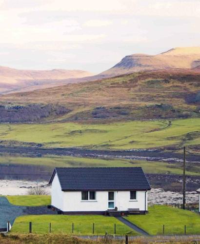 Suladale House | Almondbank Cottage 8 miles from Portree 2 bedrooms sleeps 3 adults