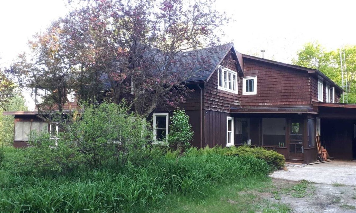 Irondale Cottage | *Amazing deal for the season* Cozy and spacious cottage w/private lake & dock