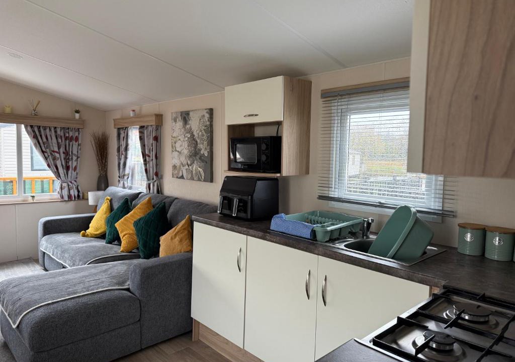 Crowle Other | Andreas Riverside Retreat at 7 Lakes Country Park