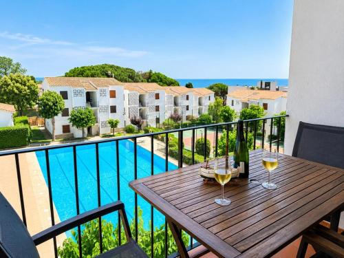 Calella de Palafrugell Apartment | Apartamento en Calella de Palafrugell con vistas al mar, piscina y terraza