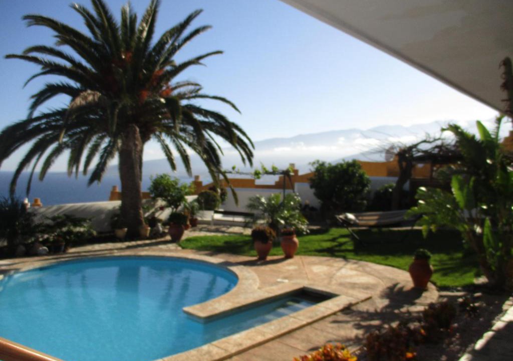 Radazul Apartment | Apartamento en zona residencial con vistas al mar.