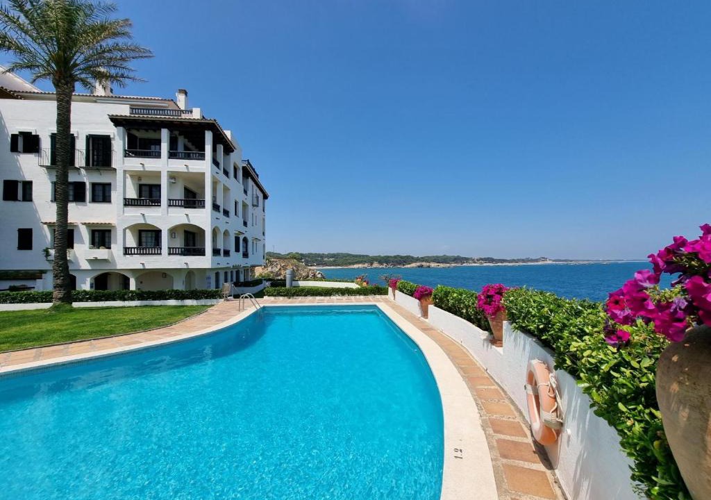 Pedrinya Apartment | Apartamento acogedor a 50m de la playa con terraza - HISP-236-124