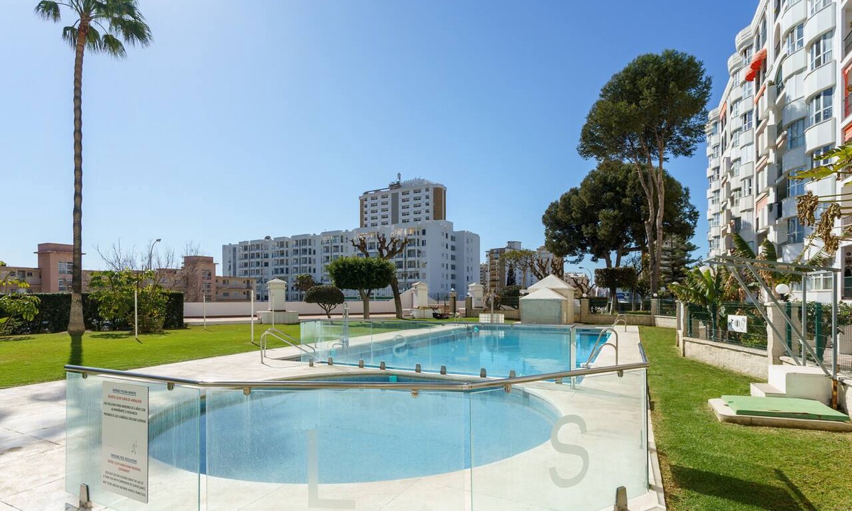 Torreblanca Apartment | Apartamento "Lance del Sol" with Outdoor Pool, Garden, Balcony & Wi-Fi