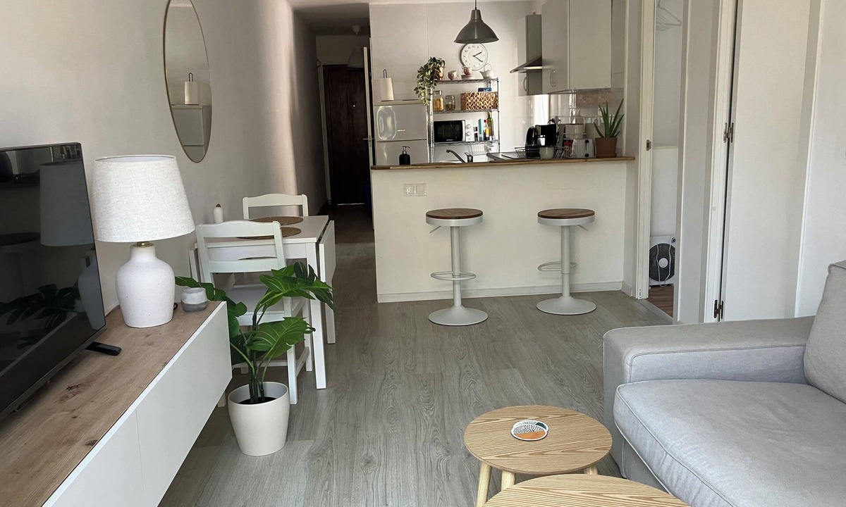 Santa Coloma de Gramenet Apartment | Apartment close to Badalona beach and Barcelona center