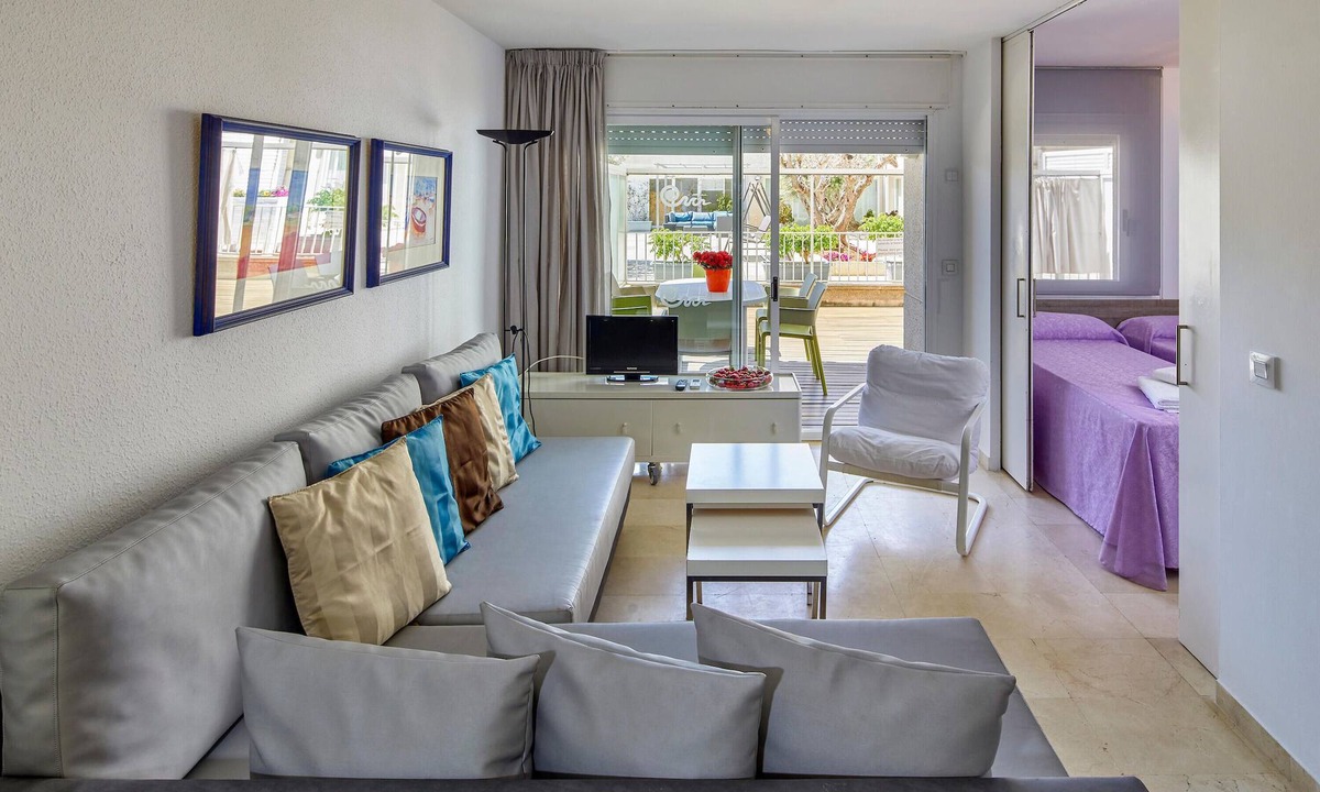 L'Estartit Apartment | APARTMENT 7 ADULTS POOL VIEW