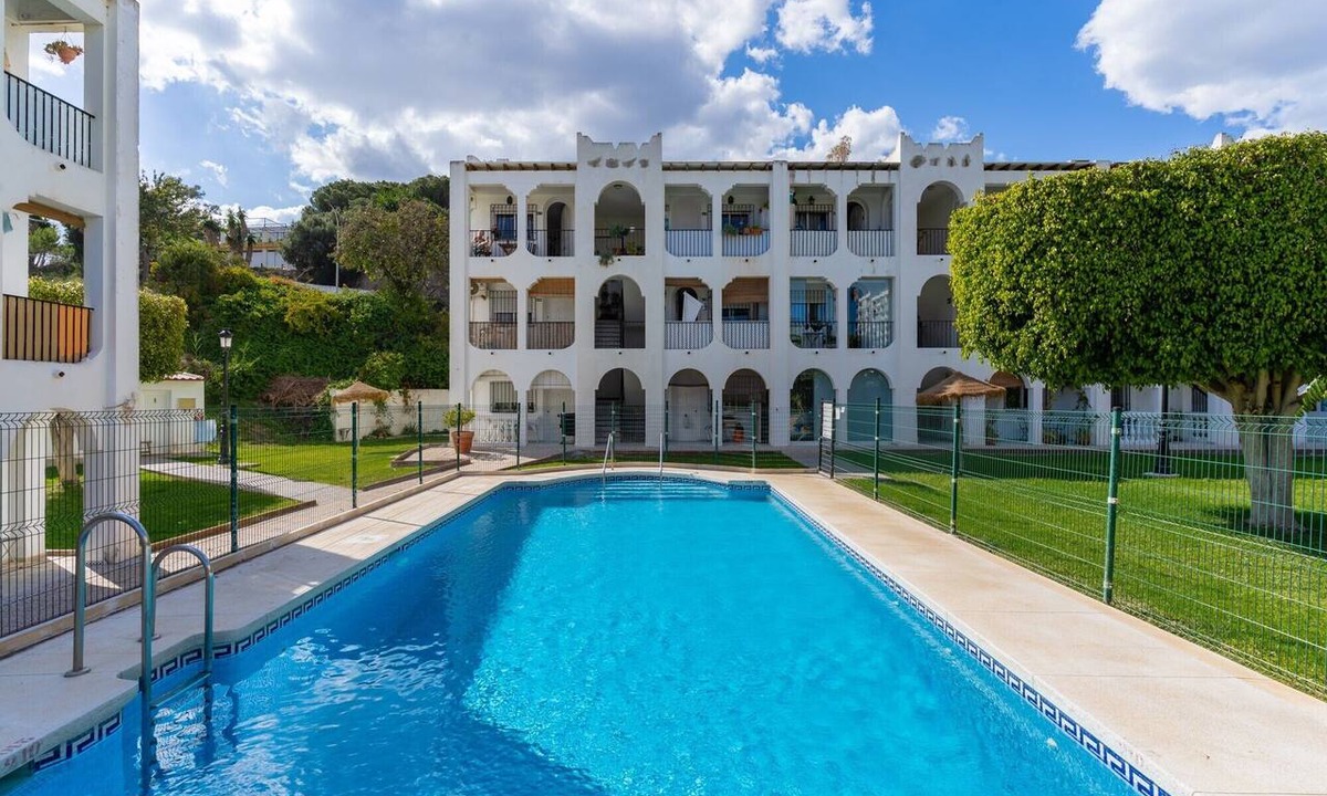 Torrequebrada Apartment | Apartment 'Benalmadena 2' with Sea View, Wi-Fi and Air Conditioning