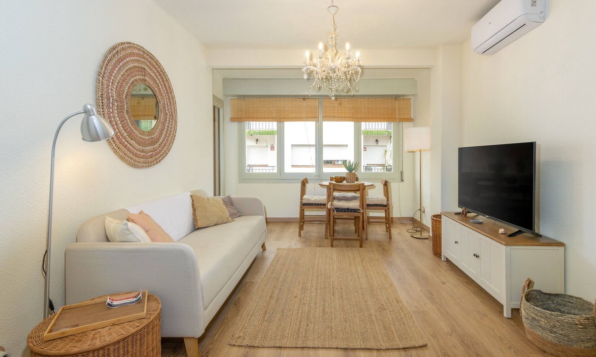 Palamos Apartment | Apartment 'Calma De Mar' with Wi-Fi and Air Conditioning