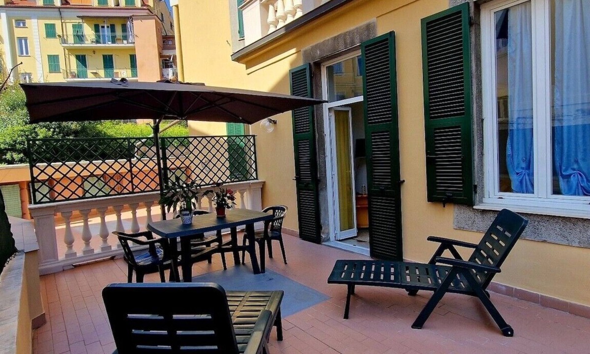 Imperia Apartment | Apartment 'Casa Vacanza Teresita' with Private Terrace, Wi-Fi, and Air Conditioning