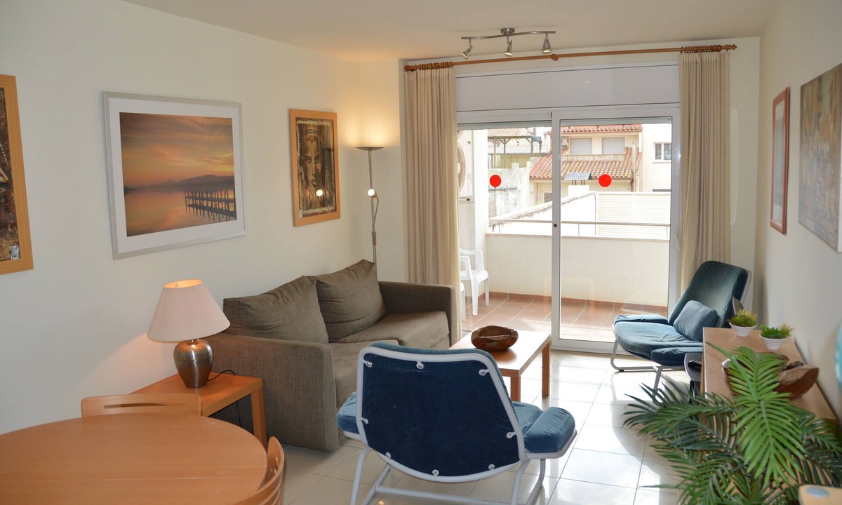 L'Estartit Apartment | Apartment 'Estartit Park 1-1' with Shared Pool, Wi-Fi and Air Conditioning