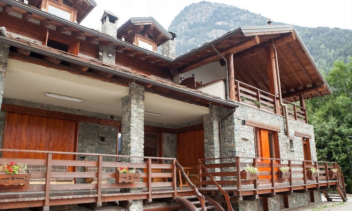 Antey-Saint-Andre Apartment | Apartment in Antey-Saint-André near Ski Area