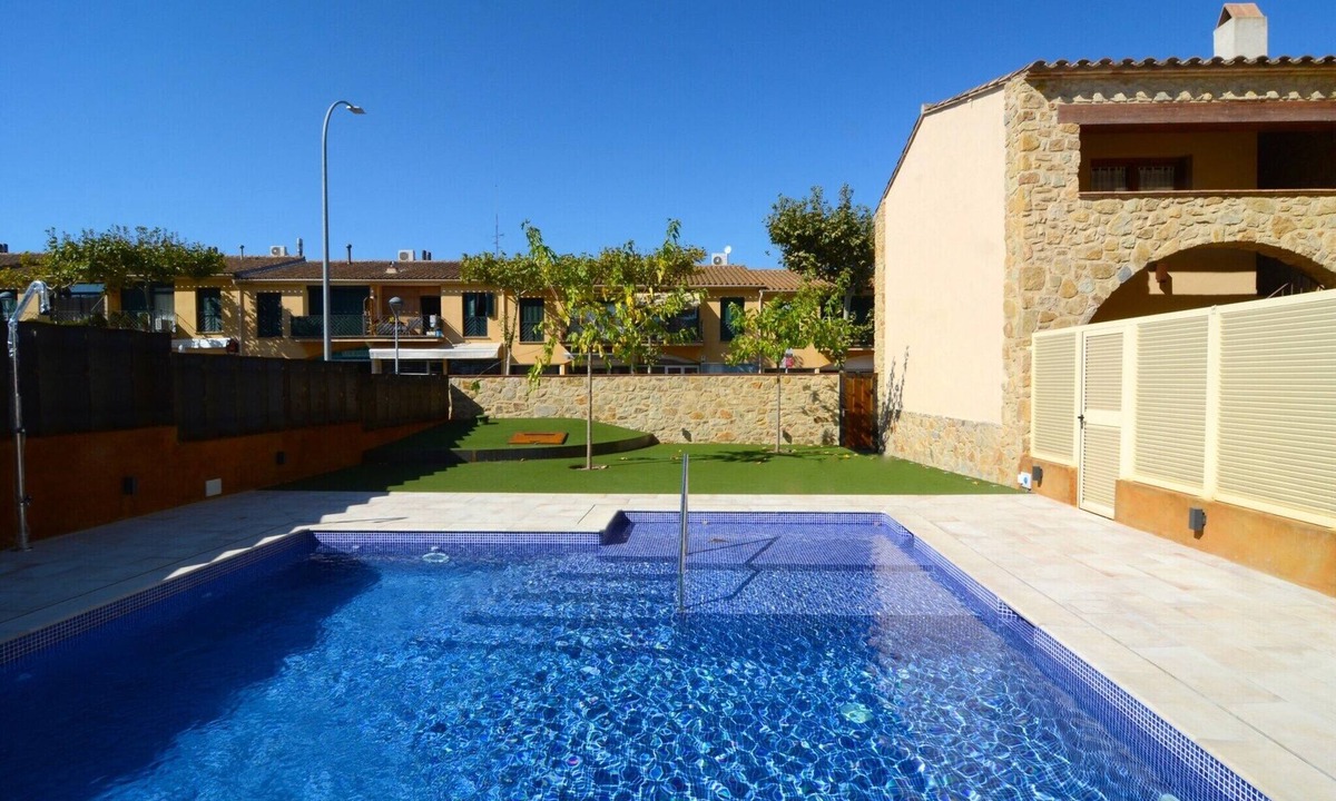 Pals Apartment | Apartment in Pals near Platja de Pals Beach