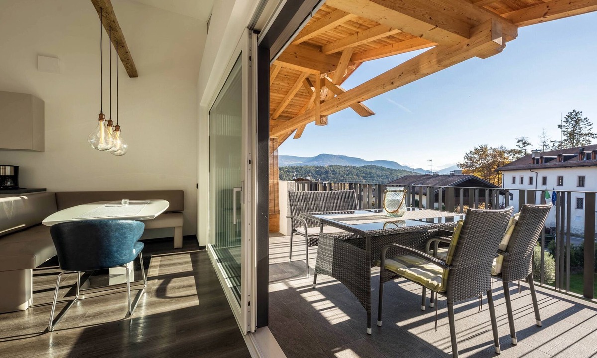 Tesimo Apartment | Apartment "Latemar - Schlosserhaus 31" with Balcony and Mountain View