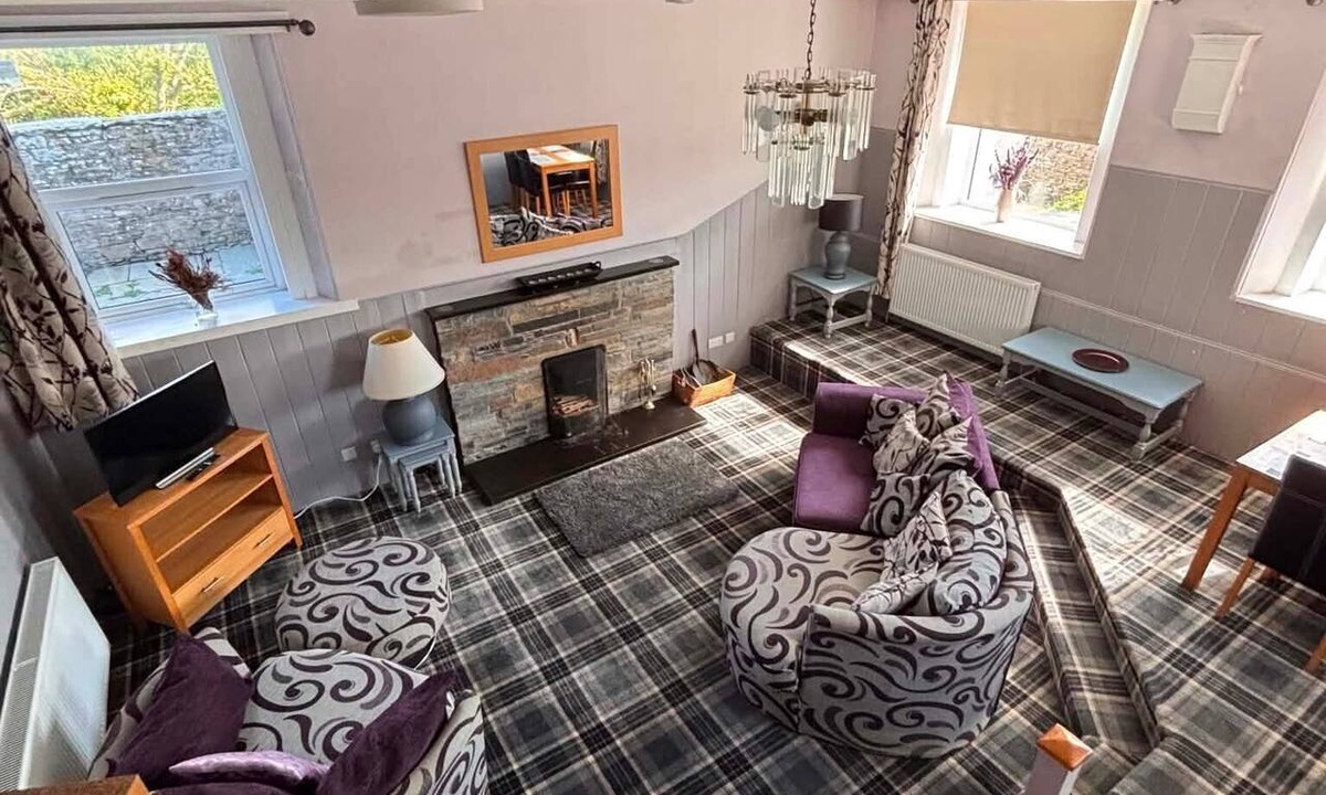 Wick Apartment | Apartment Sleeps 2 with WiFi