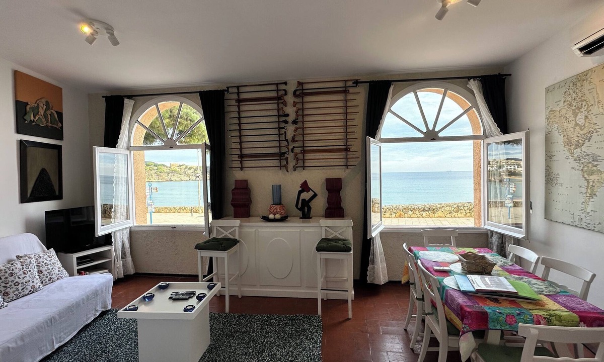La Fosca Apartment | Apartment with garden at 11 meters from the sand beach of la Fosca.