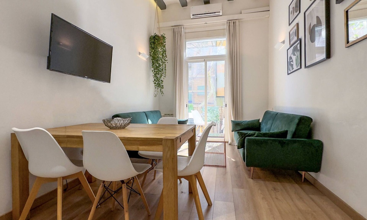 El Parc i la Llacuna del Poblenou Apartment | Aqua Apartment by Olala Homes