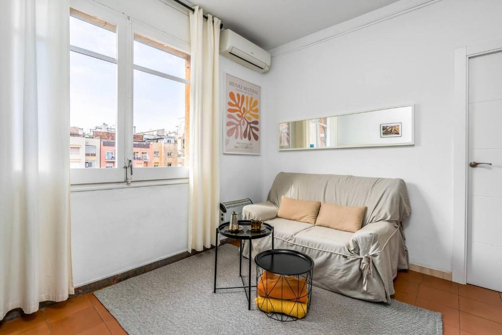 el Fort Pienc Apartment | Arc de Triomf Base 4BR for 5 Lift