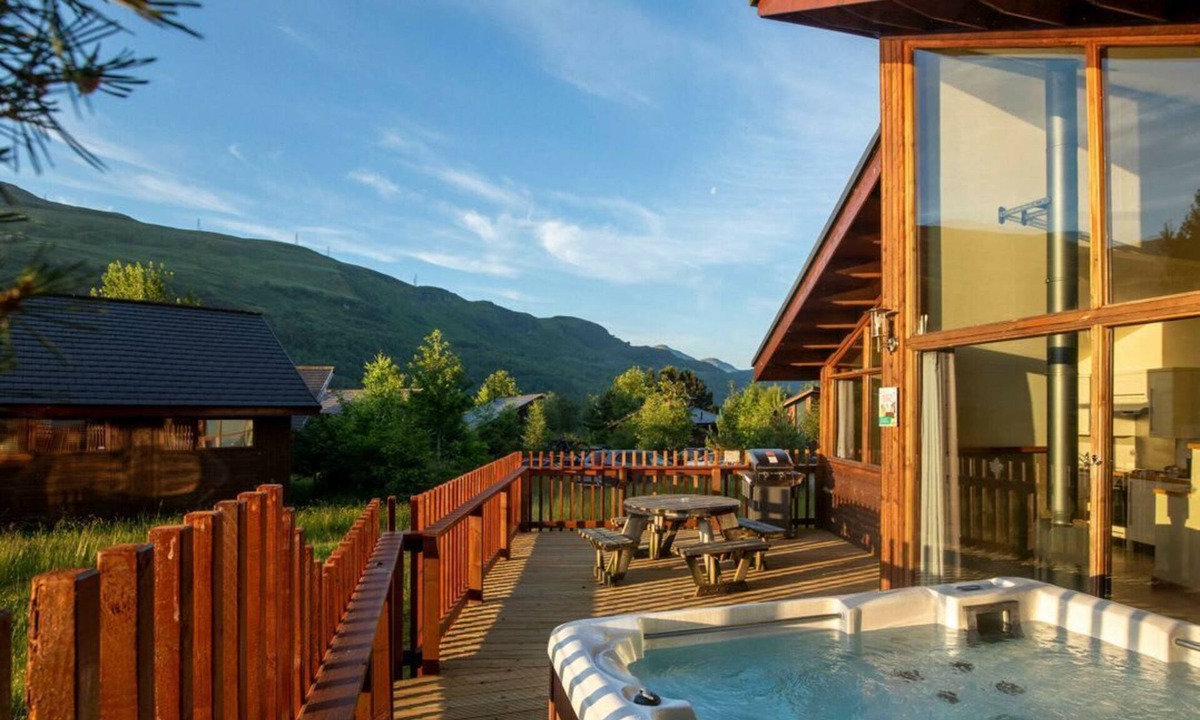 Arrochar Cabin | Ardgartan Argyll Golden Oak Lochside, Arrochar