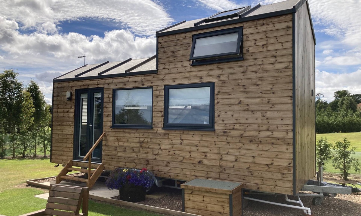 Coldingham Ski Chalet | Ashmere Tiny House . Adults Only