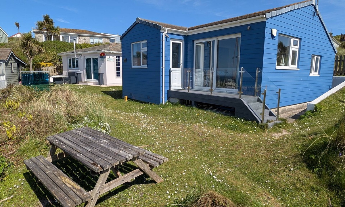 Hayle Apartment | B32 Swiss Chalet, Riviere Towans