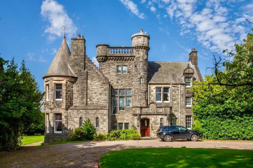 Paisley Apartment | Balgonie House on Acer Crescent